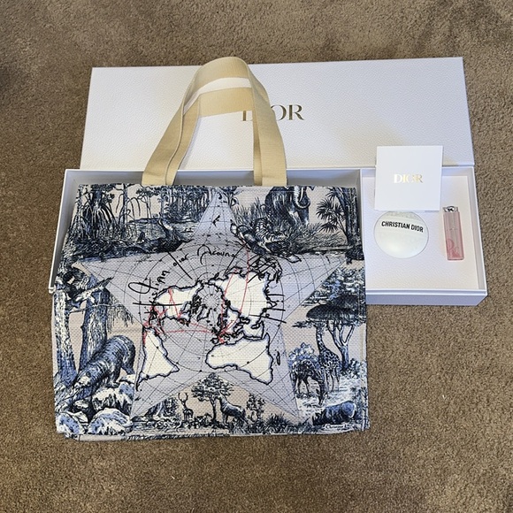 NIB Around the World Dior Beauty Tote Bag with Lotion/Balm GIFT SET - Picture 5 of 7
